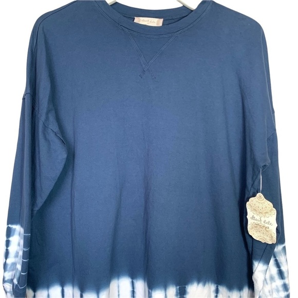 Altar’d State Long Sleeve Navy and Whites Tie Dye Long Sleeve Sweatshirt Dress - Picture 4 of 16